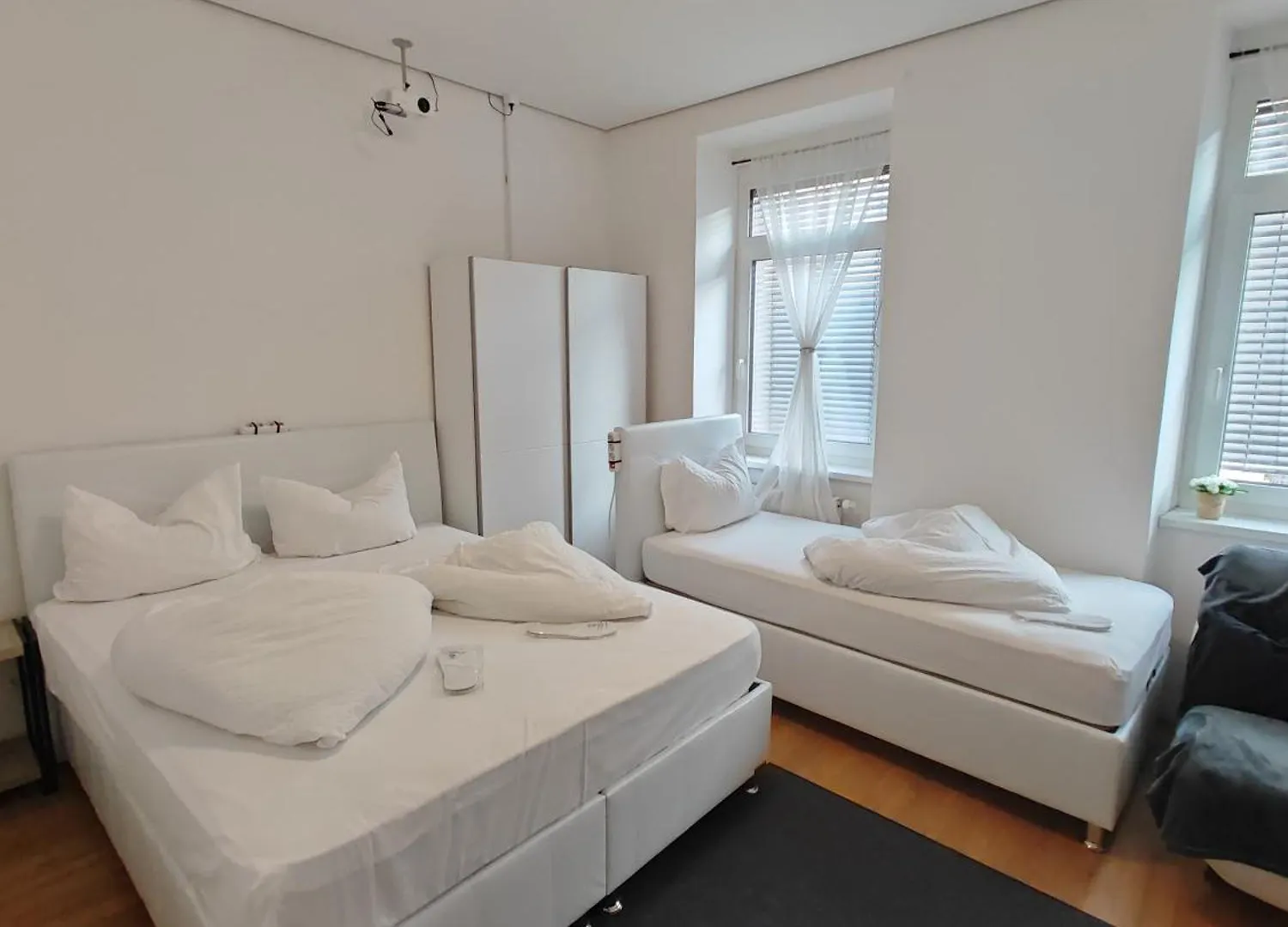 Abai Apartments 1140 Only Www-On-Line-Check-In & Selfservice Vienna Homestay